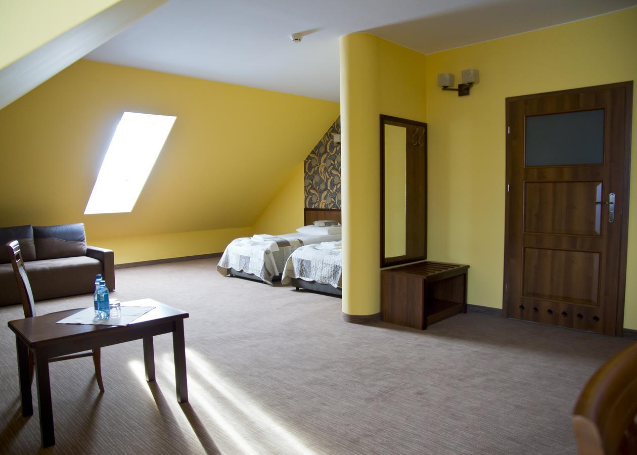 Hotel Odessa Wysokie Mazowieckie Экстерьер фото