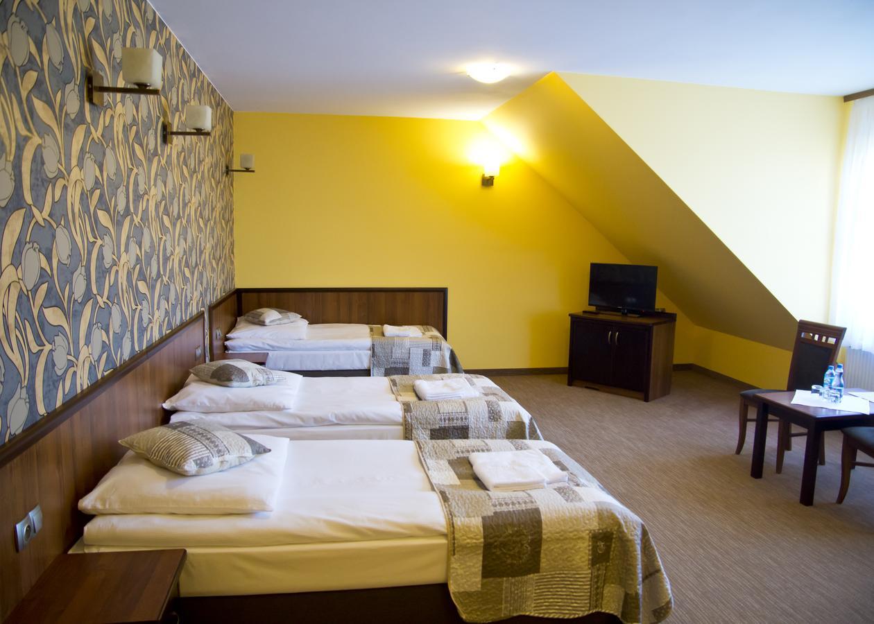 Hotel Odessa Wysokie Mazowieckie Экстерьер фото