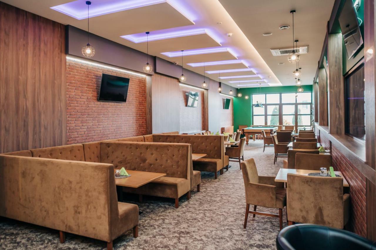 Hotel Odessa Wysokie Mazowieckie Экстерьер фото